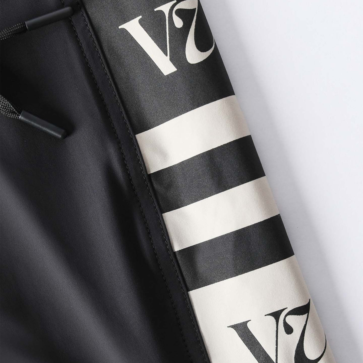 Short Rivvia Disclosure 18 Trunk Black/Bone