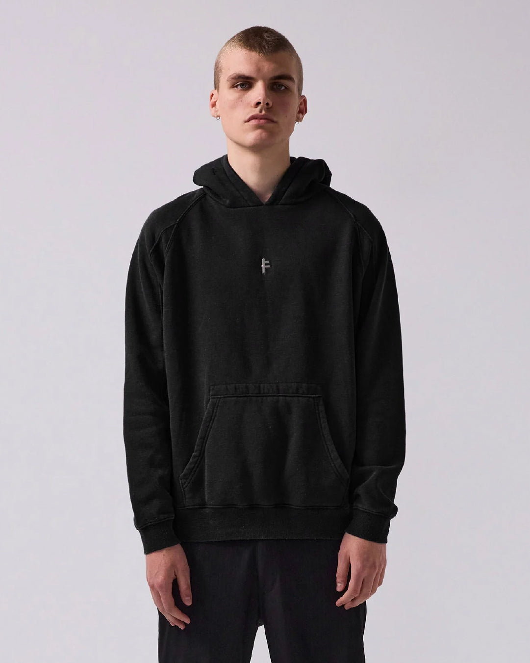 Polerón Metal F Negro