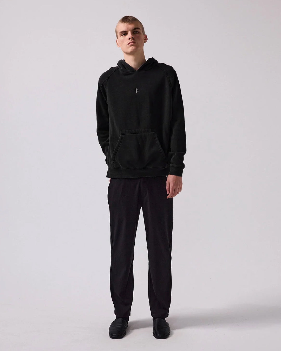 Polerón Metal F Negro