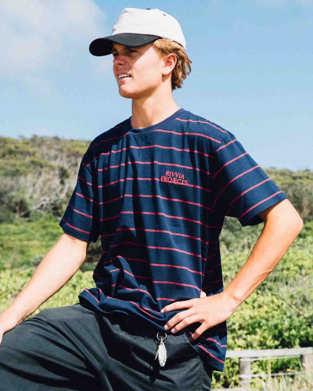 Polera Rivvia Projects Stripe Azul Oscuro/Rojo