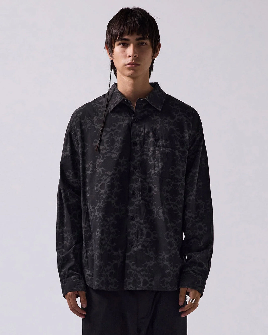 Camisa Vivian Ornate LS Negra